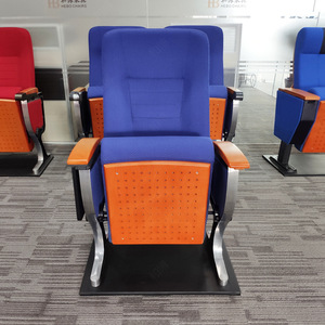 Silla de auditorio Manwa Expo HB601, color azul haya, de aleación de aluminio, para gradas de campos deportivos escolares. - Product Image 1