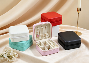 Ensemble complet de boîtes à bijoux portables haut de gamme, emballées dans du tissu en similicuir, design carré arrondi avec fermeture magnétique, plusieurs modèles - Product Image 3