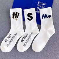 Chaussettes personnalisées avec logo de dessin animé, chaussettes blanches en spandex/nylon respirantes pour l'automne, fournisseur OEM ODM