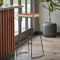Tabouret de bar haut moderne en bois massif frêne avec mobilier élégant en métal pour usage domestique ou commercial