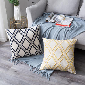 Funda <span class=keywords><strong>de</strong></span> Cojín Decorativa <span class=keywords><strong>de</strong></span> Lujo con Diseño Bordado, Funda <span class=keywords><strong>de</strong></span> Almohada Decorativa Personalizada <span class=keywords><strong>para</strong></span> el Hogar, Decoración <span class=keywords><strong>de</strong></span> Sofá, 18x18 - Product Image 3