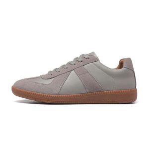 Chaussures GAT classiques légères et respirantes en cuir véritable pour hommes, style rétro sport, à lacets, type mocassins, inspirées des baskets allemandes. - Product Image 4