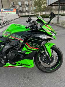 Kawasaki Ninja <span class=keywords><strong>ZX</strong></span>-4RR 2024, moteur 4 cylindres en ligne |   Moto de course en état neuf avec peinture d'origine - Product Image 2