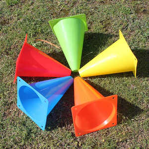 Ensemble <span class=keywords><strong>de</strong></span> 12 cônes <span class=keywords><strong>de</strong></span> football en gros, marqueurs <span class=keywords><strong>de</strong></span> <span class=keywords><strong>terrain</strong></span> d'entraînement sportif avec sac en filet pour équipement d'entraînement <span class=keywords><strong>de</strong></span> football - Product Image 3