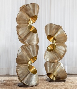 Lampadaire Sculptural Spirale Moderne Doré en Fibre de Verre et Laiton, Luminaire sur Pied LED de Luxe, Étanche, Haute Luminosité pour - Product Image 3