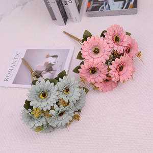 Flores Artificiales de Seda, Ramo Pequeño de Siete Cabezas, Gerbera, Margarita Africana, Estilo Europeo Vintage, Decoración Floral para Sala de Estar - Product Image 3