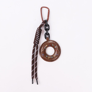 Llavero creativo de cuero PU con forma de donut, hecho a mano con cuerda trenzada, colgante para bolso, llavero de coche, llavero de lujo para mujer - Product Image 4