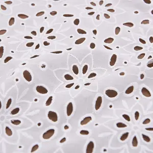 قماش دانتيل دانتيل سويسري أبيض مطرز بالزهور