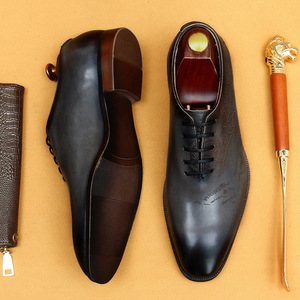 S1007F New Hot-selling Carved Genuine Leather British Business Formal <b>Pointed</b> <b>Toe</b> Cowhide Lining Men's Leather Shoes - Product Image 3