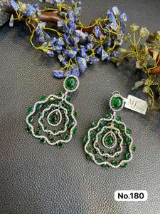 ต่างหูดีไซน์เนอร์คุณภาพเยี่ยม ชุบทอง ประดับด้วยหินฟิวชั่น สำหรับผู้หญิงและเด็กผู้หญิง เหมาะสำหรับงานแต่งงานและงานปาร์ตี้ - Product Image 4