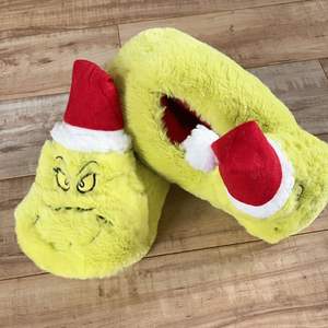 Chaussons d'intérieur douillets pour femmes et hommes avec logo brodé et semelle antidérapante, personnalisables - Product Image 2