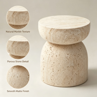 Tabouret d'appoint en marbre beige de luxe en forme d'heure de pointe. Table d'appoint élégante, durable, mobile, de style organique moderne, sculpture décorative pour salon