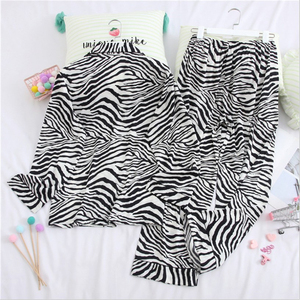Hot Sale Leopard Print Polyester/Cotton Elastic Waist <strong>Thermal</strong> <strong>Long</strong> <strong>Sleeve</strong> 2 Piece Pajamas Nightwear for <strong>Women</strong> - Product Image 3