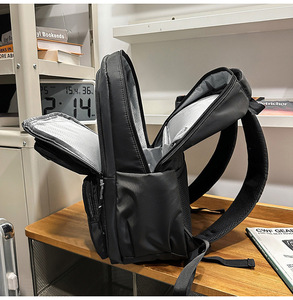Zaino per Laptop da <span class=keywords><strong>Ragazzo</strong></span> in Nylon Leggero Monocolore Impermeabile 14 Pollici Casual da Viaggio e Scuola con Spallacci Curvi - Product Image 5