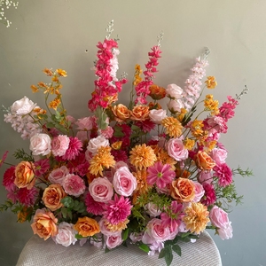 Décoration de fête en plein air, arrangements de fleurs rose vif, bouquet de fleurs artificielles, centre de table, guirlande de fleurs orange, arche de toile de fond - Product Image 4