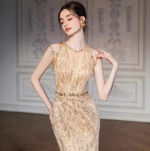 <span class=keywords><strong>Abito</strong></span> da sera da <span class=keywords><strong>donna</strong></span> <span class=keywords><strong>di</strong></span> lusso leggero color oro, elegante, con paillettes, a coda <span class=keywords><strong>di</strong></span> pesce, <span class=keywords><strong>per</strong></span> fidanzamento e sposa - Product Image 1