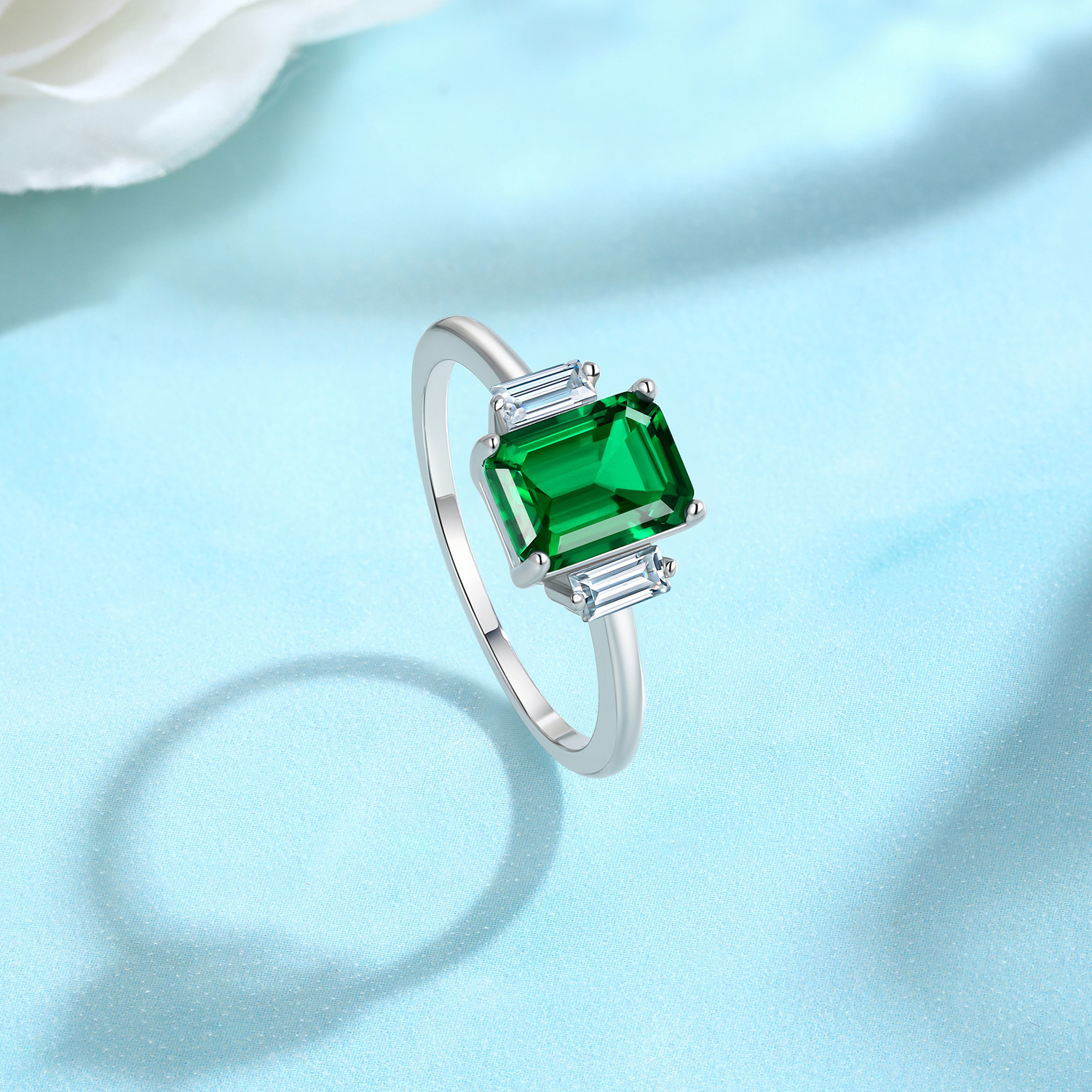 6*8MM Lab Grown Emerald+2.4MM Moissanite Rings