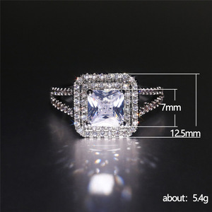 Anello con Diamante Taglio Principessa F1312 in Oro Bianco, Colore D Naturale, Gioiello da Donna per Fidanzamento - Product Image 5