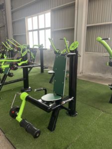 Équipement <span class=keywords><strong>de</strong></span> fitness extérieur à poids réglable, machine <span class=keywords><strong>d</strong></span>'entraînement <span class=keywords><strong>de</strong></span> force en acier galvanisé, design vert et noir - Product Image 3