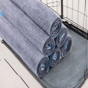 Meilleures ventes : Tapis d'apprentissage jetables pour animaux de compagnie en charbon actif, haute durabilité, séchage rapide, imperméables, en fibre de bois - Product Image 1