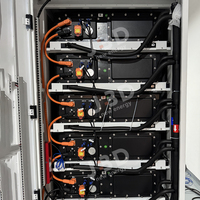 Système de stockage d'énergie hors réseau JBD 100 kW 261 kWh LiFePO4 refroidi par liquide pour solution BESS d'énergie solaire commerciale