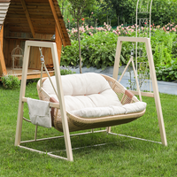 Chaise suspendue d'extérieur en rotin en alliage d'aluminium moderne, résistante aux intempéries, avec coussin à séchage rapide, design écologique pour patio et chambre à coucher