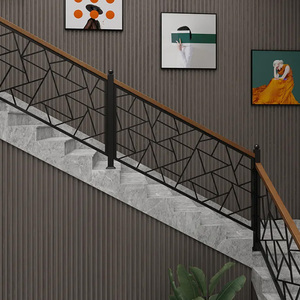 Colonne de <span class=keywords><strong>ferronnerie</strong></span> à motifs personnalisés pour une utilisation en intérieur Main courante d'escalier au design contemporain simple Rampes de villas Greniers Couleur noire - Product Image 2