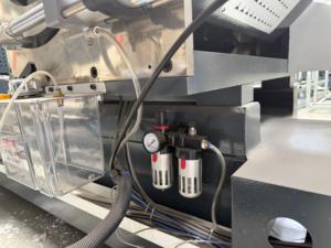 เครื่องเลื่อยตัดโปรไฟล์อลูมิเนียมแบบสองหัว CNC สำหรับหน้าต่าง ประตู โปรไฟล์ PVC UPVC - Product Image 6