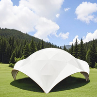 Tente dôme de luxe en PVC de grande taille pour l'extérieur avec tissu imperméable et résistant aux UV pour le camping, les fêtes, les événements de restauration