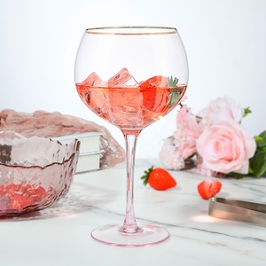 Venta al por mayor hecho a mano cristal <span class=keywords><strong>Rosa</strong></span> color globo copas de vino <span class=keywords><strong>copa</strong></span> de Ginebra con borde dorado - Product Image 3