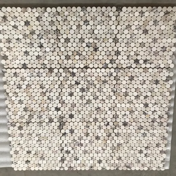 पॉलिश सफेद संगमरमर मोज़ेक टाइल दौर आकार संगमरमर Carrara सफेद मोज़ेक