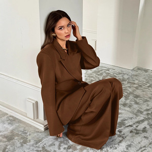 Set Due Pezzi da Donna Personalizzato OEM, <span class=keywords><strong>Blazer</strong></span> a Maniche Lunghe <span class=keywords><strong>con</strong></span> Pantaloni a Gamba Larga Drappeggiati, Abbigliamento da Ufficio all'Ingrosso - Product Image 2