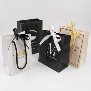 Grands sacs à provisions en <span class=keywords><strong>carton</strong></span> avec Logo personnalisé, petits bijoux, sac cadeau en papier noir mat avec poignée - Product Image 2