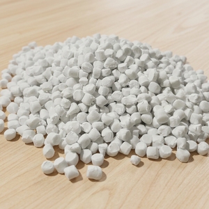 Masterbatch Blanco a Base de PE con Contenido de TiO2 Personalizado - Pigmento Blanco Concentrado Premium para Piezas de Inyección de Plástico - Product Image 1