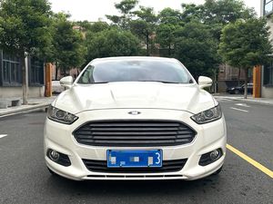 ฟอร์ด มอนเดโอ ซีดาน สีขาว ปี 2013 เครื่องยนต์ 1.5T เบนซิน ไฟหน้า LED เครื่องปรับอากาศอัตโนมัติ ยาง R16 พวงมาลัยซ้าย - Product Image 1