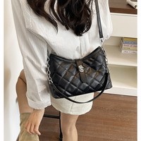 Sac à bandoulière matelassé élégant en PU pour femme avec chaîne métallique, double usage, sac à main vintage à fermoir tournant, couleur unie