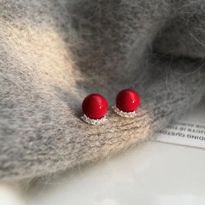 Boucles <span class=keywords><strong>d</strong></span>'oreilles clous rouges 2026 pour femmes, style vintage, luxe léger, zircon, élégantes et raffinées, bijoux pour femmes - Product Image 1