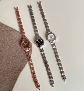 Reloj de Mujer de Lujo, Estilo Vintage, Dorado, de Alta Gama, Nuevo y a la Moda 2025, Regalo Perfecto para tu Ser Querido - Product Image 6