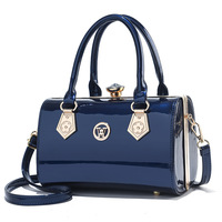 Nouveauté Sac Boston en cuir PU brillant Grande capacité Style rétro Sac à bandoulière pour femme Sac à main de luxe de créateur