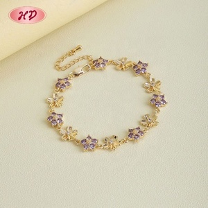 ผู้ผลิตมืออาชีพ สร้อยข้อมือทองเหลืองชุบทอง 18K ประดับเพทายสีม่วงรูปดอกไม้ สำหรับผู้หญิง งานปาร์ตี้ ของขวัญวันครบรอบ เครื่องประดับ Pulseira De Ouro - Product Image 6