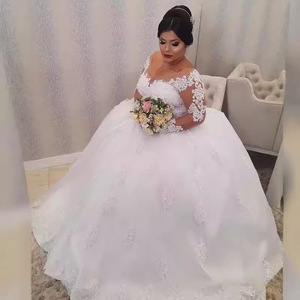 White Ball Gown Wedding Dress Princess Waist Sweetheart Neckline Lace Vintage Style Long Sleeve Plus Size Bridal Gown - Product Image 3
