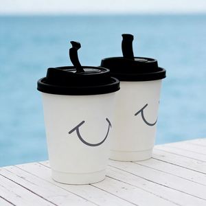 Vasos de Cartón Personalizados para Uso Comercial Moderno, de Doble Pared, Resistentes a Altas Temperaturas, con Impresión Serigráfica y Tapa - Product Image 1