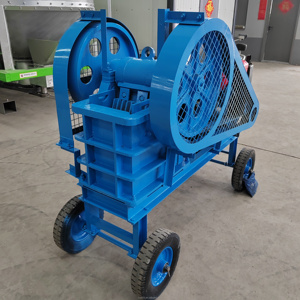 Nouveau Mini Concasseur à Mâchoires Mobile Portable pour le Concassage de Pierre dans l'Exploitation Minière Avec Nouvelle Ligne de Production de Concassage à <span class=keywords><strong>Moteur</strong></span> - Product Image 1
