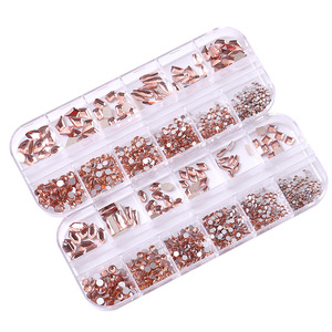 12 Rejillas de Diamantes de Imitación Fluorescentes Irregulares de Fondo Plano Rosa Mixtos para Uñas, Hechos de Plástico, para Joyería - Product Image 1