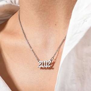 Usine Cadeau D'anniversaire En Acier Inoxydable Or 18K Année 1980 ~ 2025 Pendentif Chaîne Collier Année De Naissance Charme Collier pour Femmes - Product Image 4