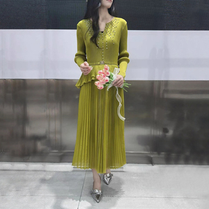 Robe midi décontractée élégante pour femmes, design plissé unique, manches bouffantes en forme <span class=keywords><strong>de</strong></span> lotus, <span class=keywords><strong>saison</strong></span> printemps, robe plissée directe d'usine - Product Image 4
