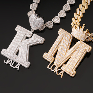 2025 nuovo arrivo Mini nome personalizzato Hip Hop <span class=keywords><strong>con</strong></span> lettera iniziale maiuscola ciondolo corona a <span class=keywords><strong>cuore</strong></span> cerchio CZ nome gioielli personalizzati - Product Image 5