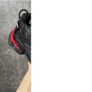 Venta directa de fábrica de zapatillas deportivas negras transpirables de alta calidad 3.0 LED, zapatillas para caminar modernas y lujosas para hombre - Product Image 1