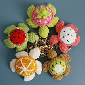 Jouet Amigurumi fait main, petite tortue marine en fil, tricotée et crochetée, animal marin, poupée tortue, breloque de sac, pendentif, porte-clés - Product Image 1