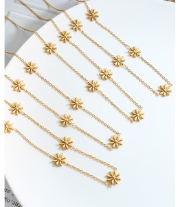 2025 desain baru baja tahan karat Daisy liontin Fashion 18K tidak pudar, perhiasan Korea kustom grosir, kalung wanita yang menawan - Product Image 3
